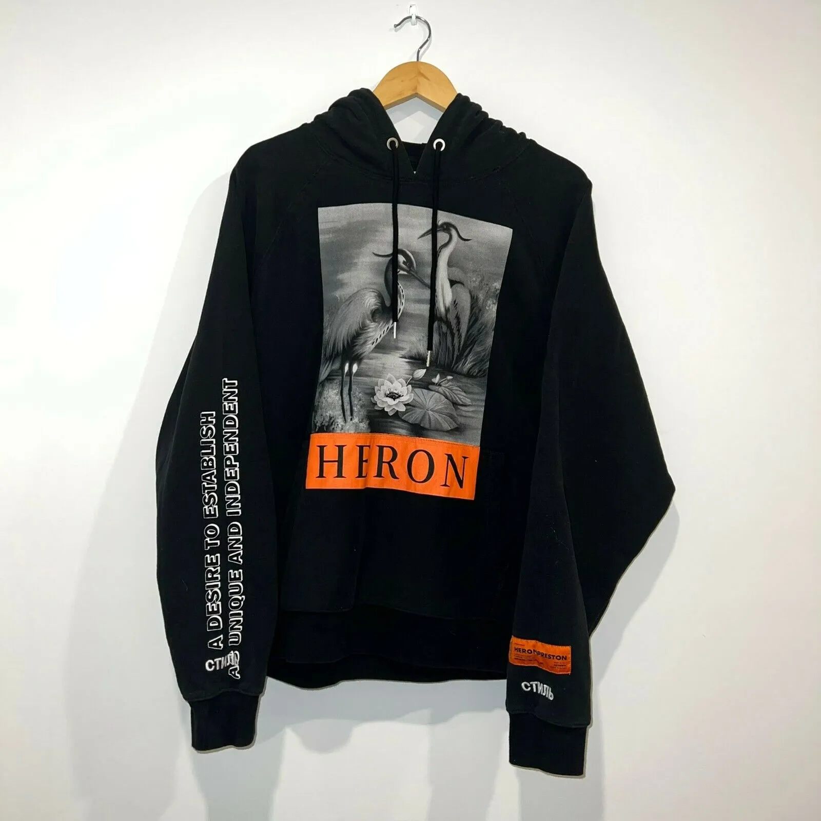 Heron Preston Men’s Birds Graphic Print Hoodie SS20  : Black