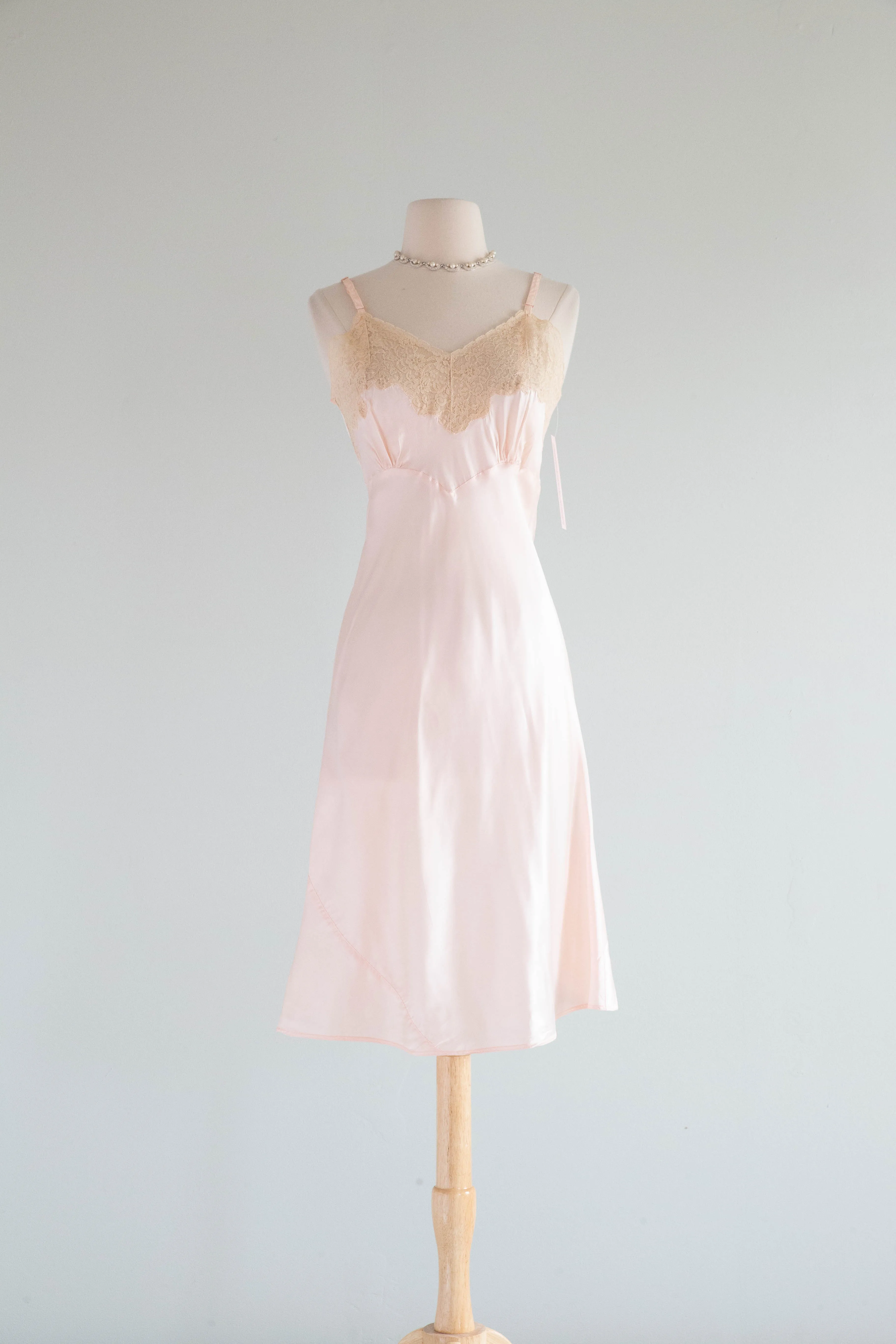 Vintage 1940's Pale Pink Bias Cut Rayon Satin Slip / Small